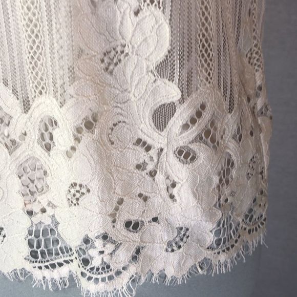 Urban Outfitters Kimchi Blue Tilly Mock Neck Ivory Lace Top NWT Size Large - Picture 5 of 13